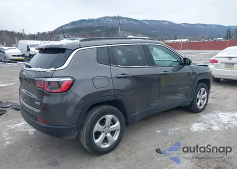 2018 Jeep Compass Latitude 4X4 z USA, uszkodzony, nr VIN 3C4NJDBB9JT307423